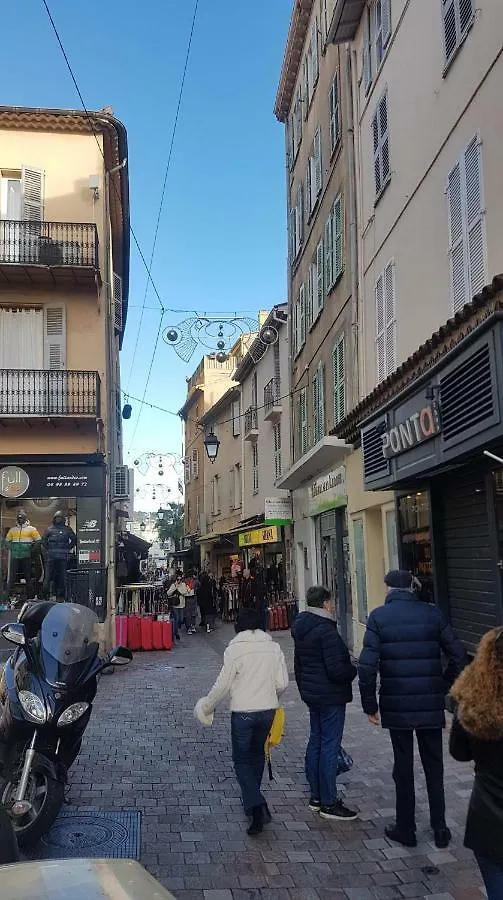 Venizelos Cannes